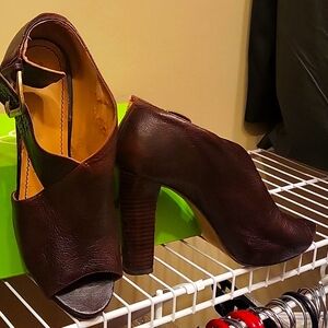 Nine West Retro Chocolate Brown Leather  size 9